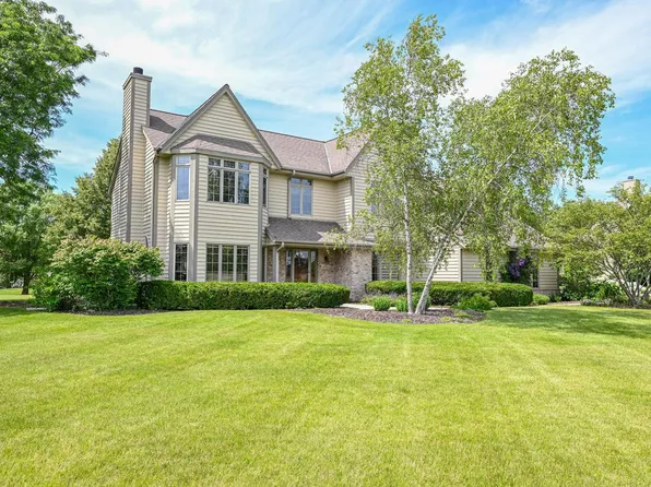 N49W28344 Maryanns WAY, Pewaukee, WI 53072