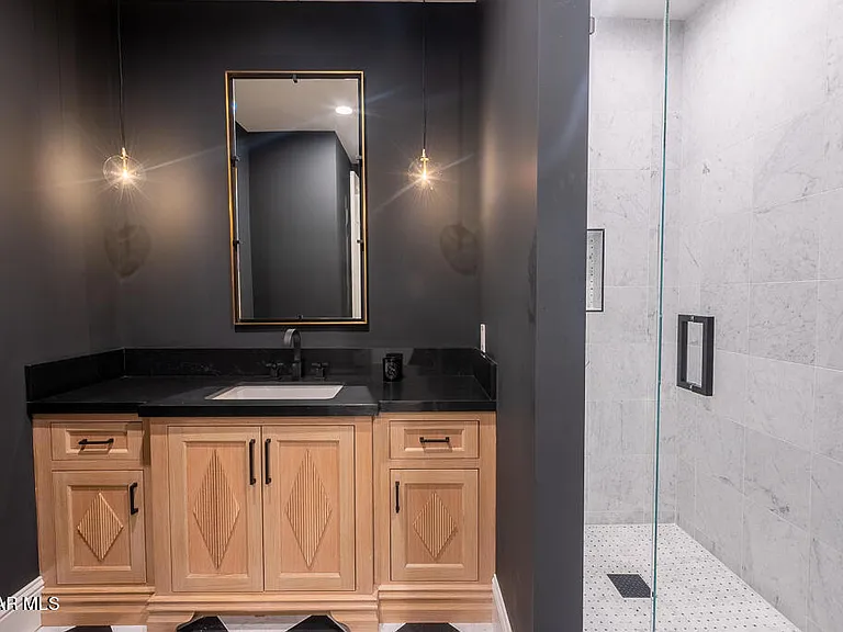 2390 Crombie Ct — Photo 6