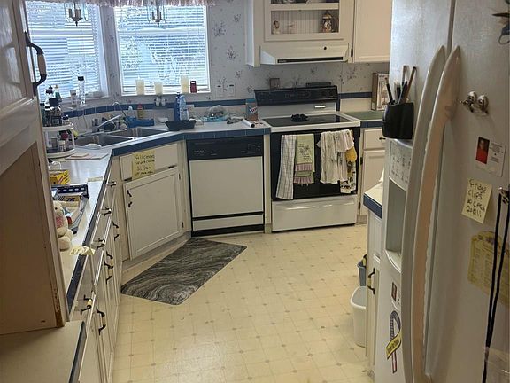 4th image of 445 NW 51st Court