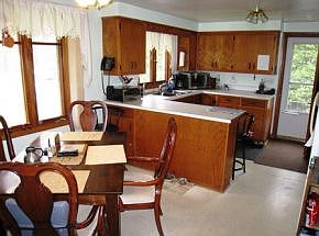 4th image of 1039 Lake Park St