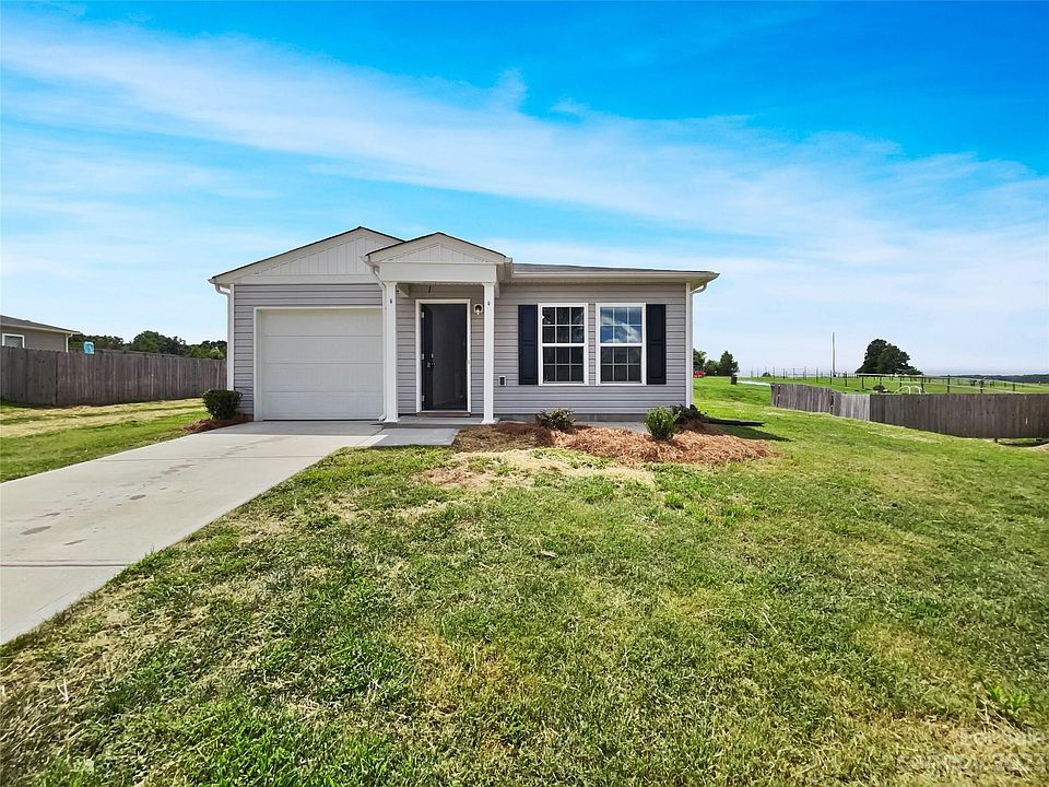 1st image of 135 Autumn Woods Dr