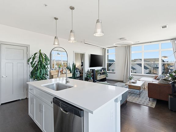 5th image of 1638 54th Ave N #304