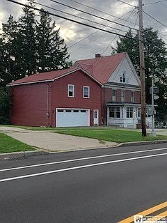 69 N Erie St photo 1