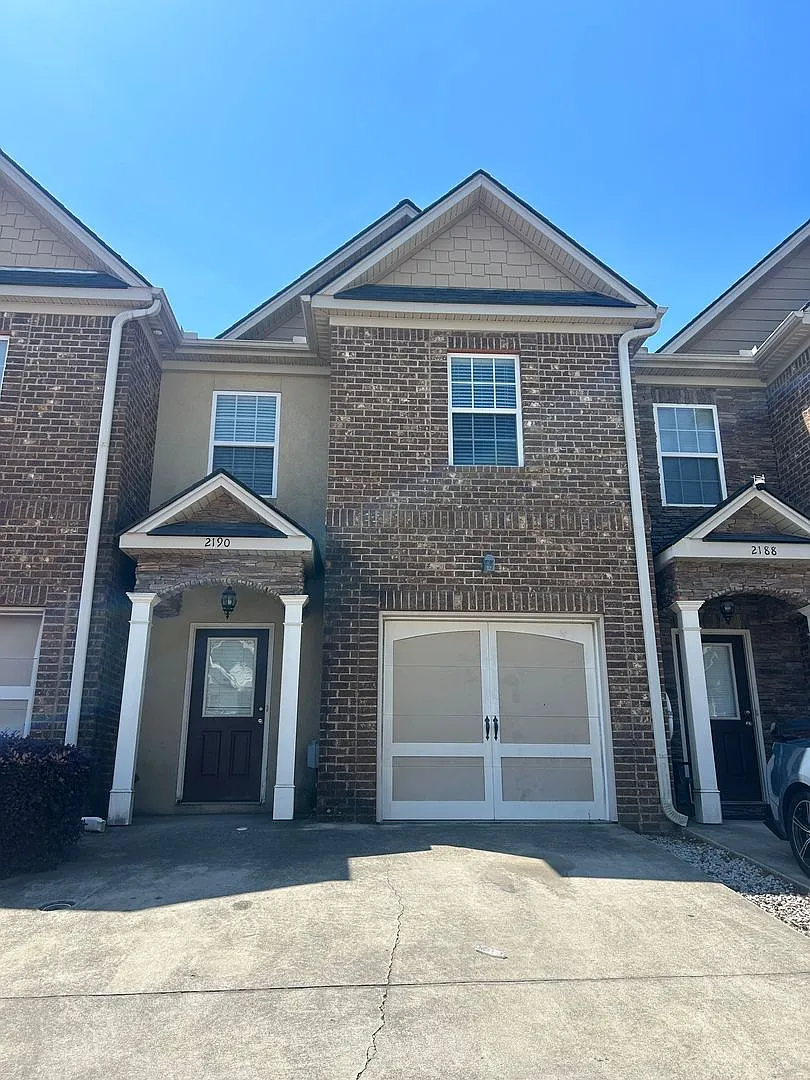 3 Bedroom Townhome off River Watch Pkwy — Photo 1