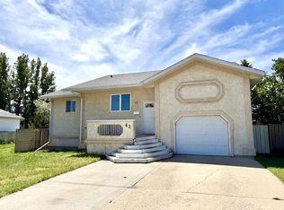 42 SE Mount Backus Cres W, Lethbridge, AB T1K 6P7