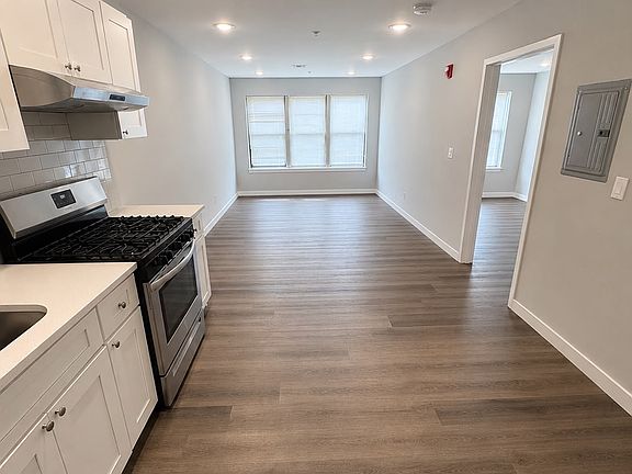 2nd image of 182 Cedar St #1