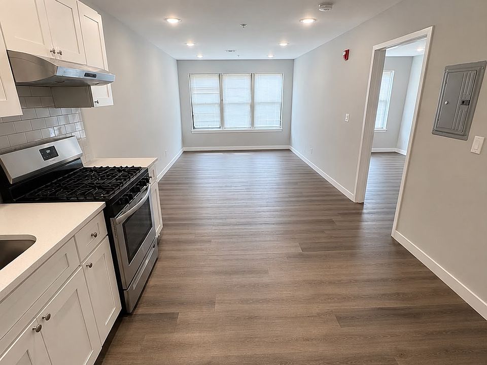 1st image of 182 Cedar St #1