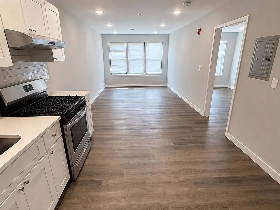 182 Cedar St #1