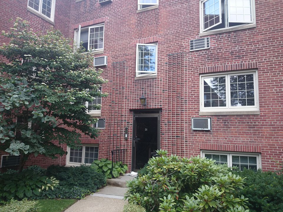 2nd image of 26 Saint Paul St APT 1