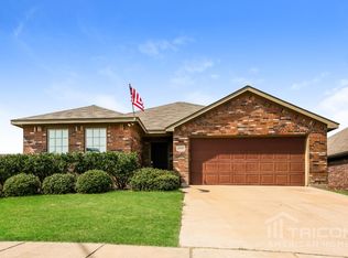 12332 Hunters Crossing Ln, Burleson, TX 76028