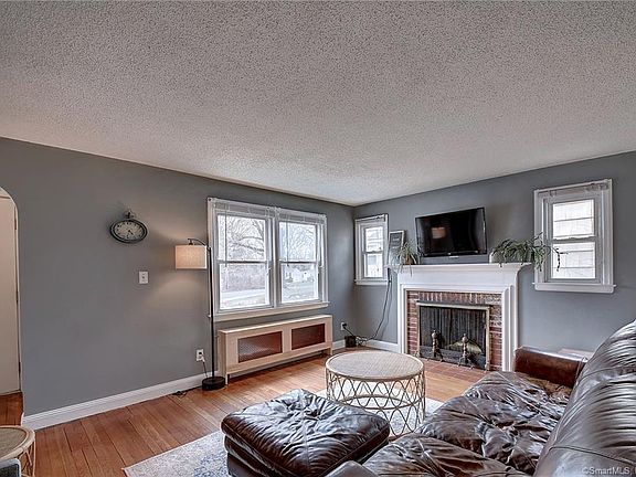 5th image of 181 Hollister St