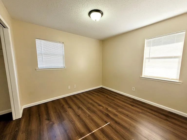 3903 W Gadsden St #B — Photo 8