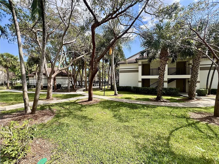 640 S Park Rd #12-4 — Photo 15