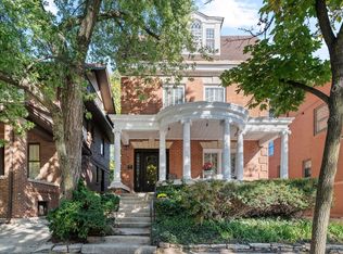 832 W Junior Ter, Chicago, IL 60613