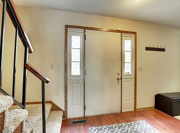 2nd image of 7061 Sherwood Ct