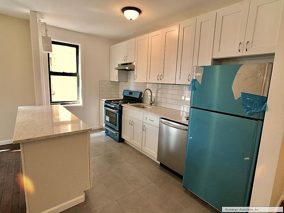 3rd image of 165 Pinehurst Ave APT 3E