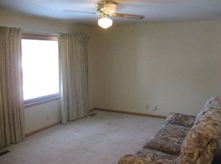 5535 Sumner St, Lincoln, NE 68506