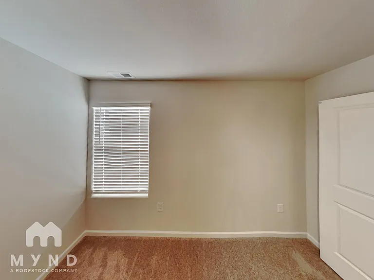 110 Lightning Dr — Photo 16
