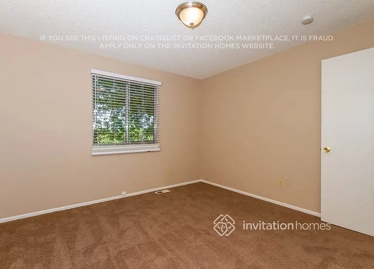 9276 Clermont Dr — Photo 15