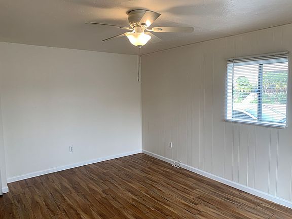 5th image of 2912 E 8th St #3B-1BA