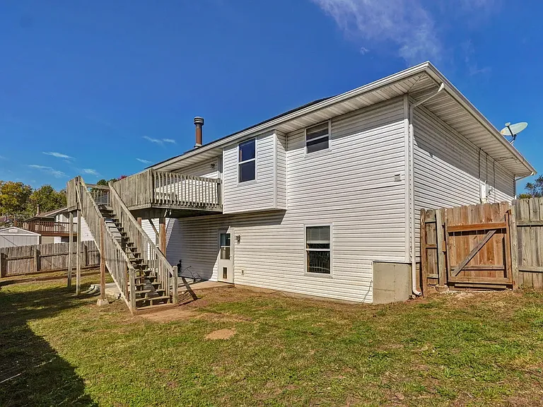 2042 E Charles St — Photo 13