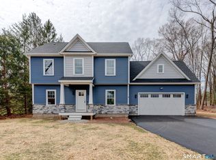 4 Buckingham St, Manchester, CT 06042