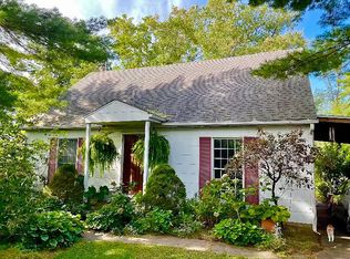 20 Valley Rd, Port Washington, NY 11050