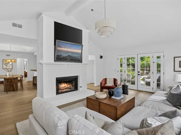 983 Oak St, Costa Mesa, CA 92627