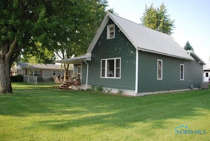 1st image of 216 Cora St