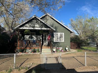 416 S 3rd St, Glenrock, WY, 82637
