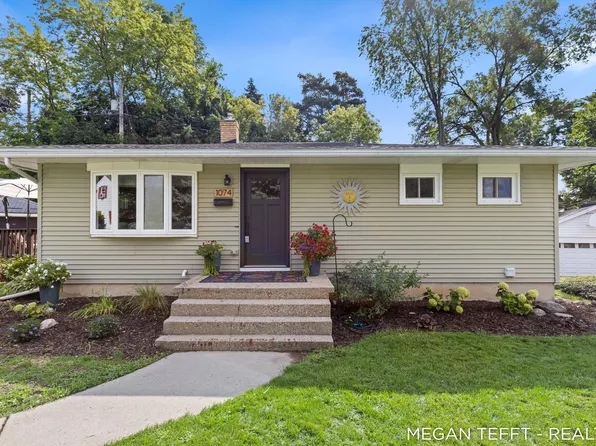 1074 Washtenaw St NE, Grand Rapids, MI 49505