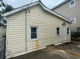 11 N 5th St #R1, Paterson, NJ 07522