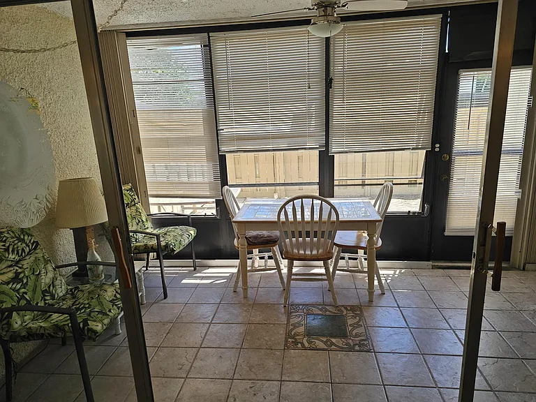1500 NE 13th Ter #G6 — Photo 9