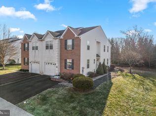 260 Hampshire Dr, Sellersville, PA 18960