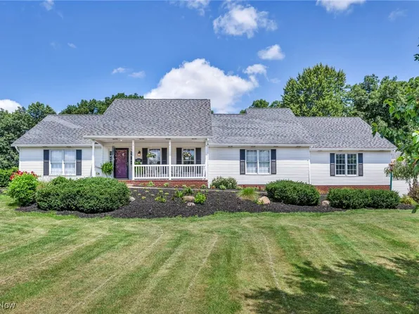 3251 Ensenada St NE, Hartville, OH 44632