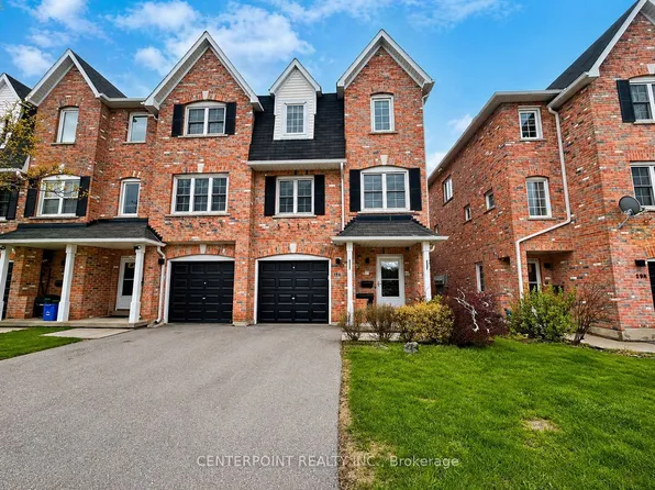 81 Northern Heights Dr #18A, Richmond Hill, ON L4B 4C9