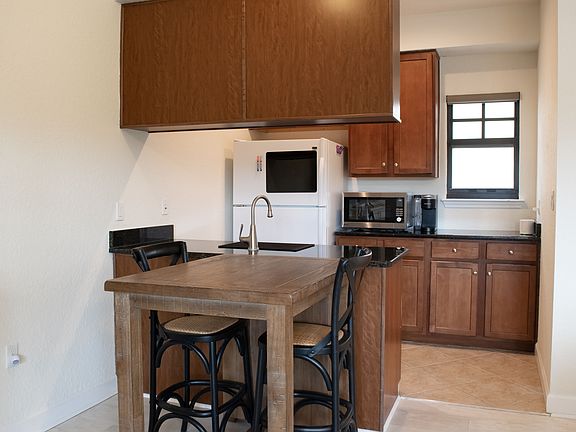 2nd image of 280 Westlawn Dr
