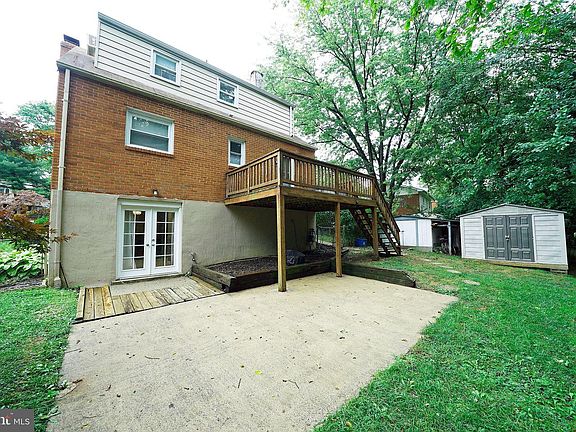 5th image of 3201 Bradford St