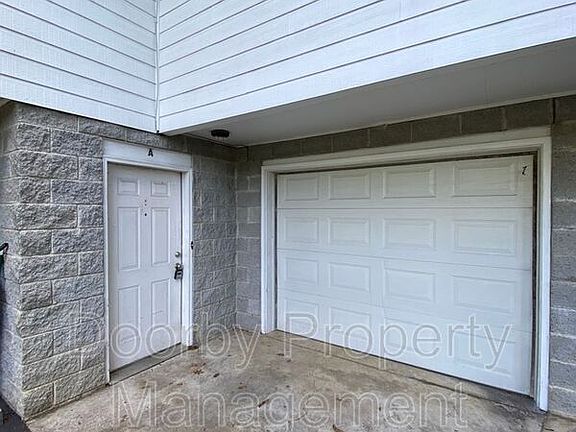 4th image of 2022 Elder St #A