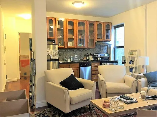 Rented by Dynamik Realty | media 17