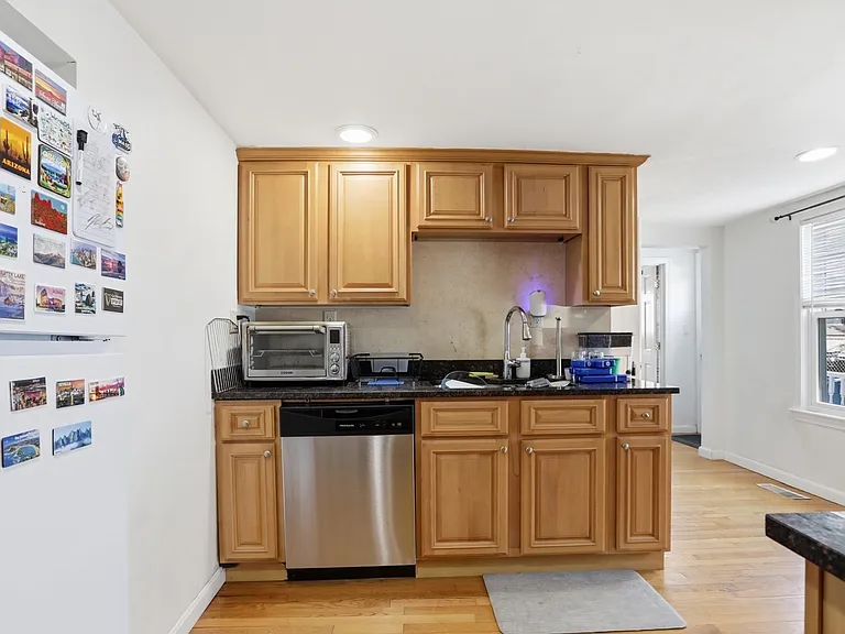 289 Broadway — Photo 13