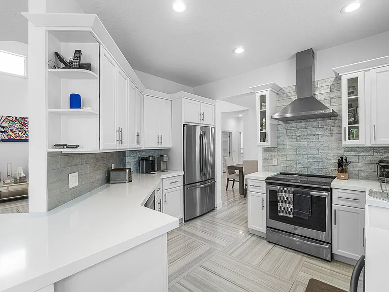 2404 NW 67th St — Photo 9