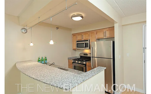 Rented by Douglas Elliman | media 35