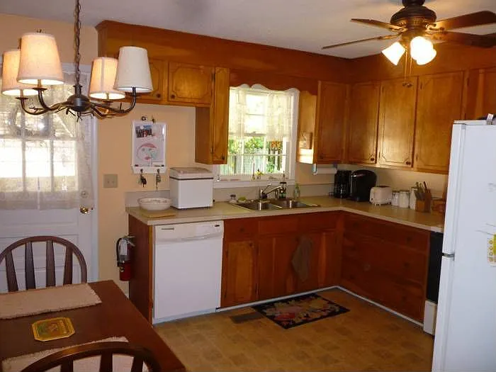 Eat-in Kitchen