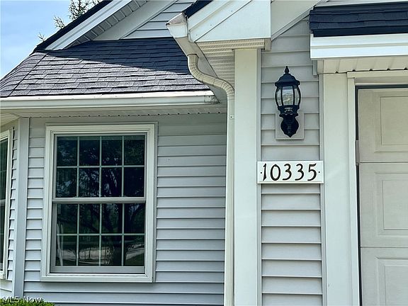 2nd image of 10335 River Rock Ln