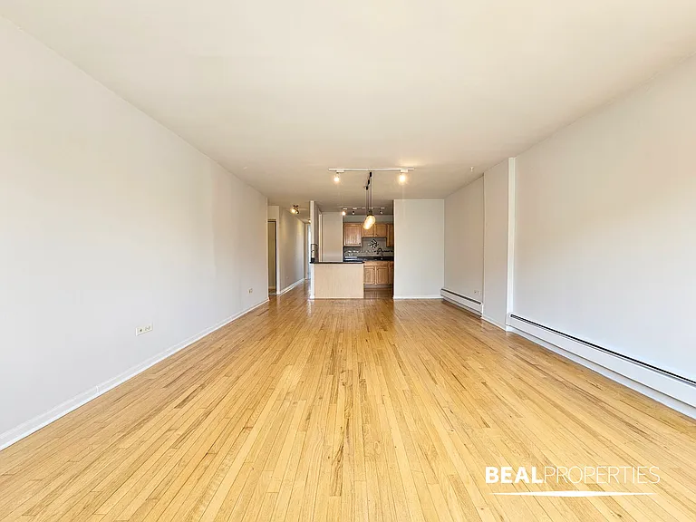1344 N Dearborn — Photo 45