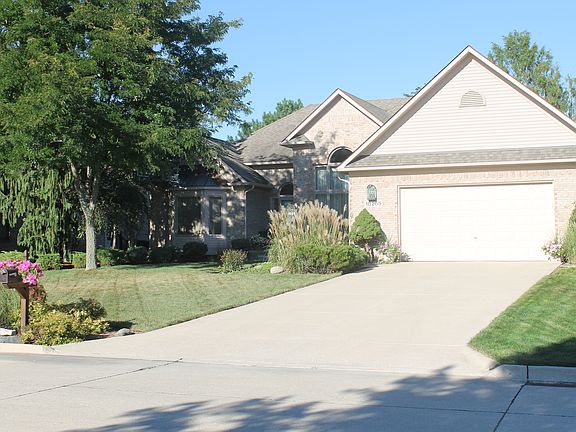 3rd image of 18265 Yorkshire Dr
