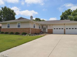 2905 Coventry Ct, Bloomington, IL 61704