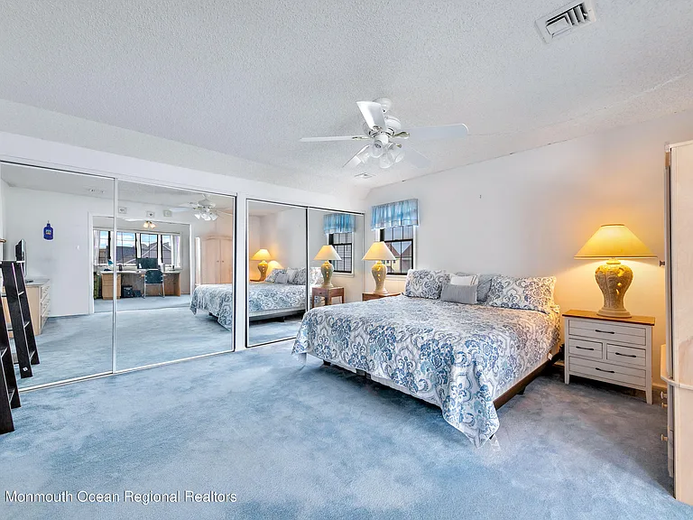 31 Peggy Ln — Photo 22