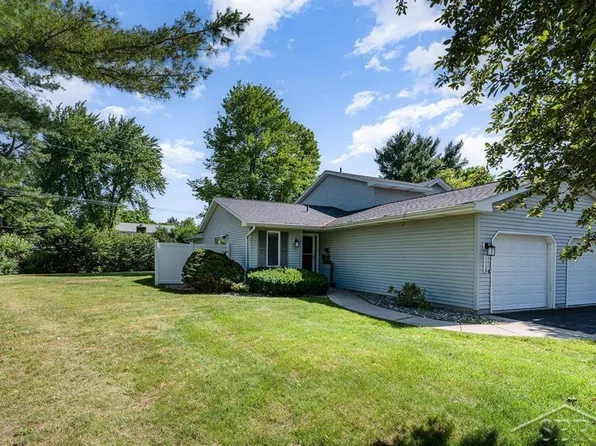 1528 Pheasant Ridge Dr, Midland, MI 48640